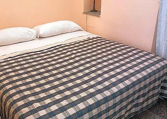 Very Two Bedroom Apartment! Roma