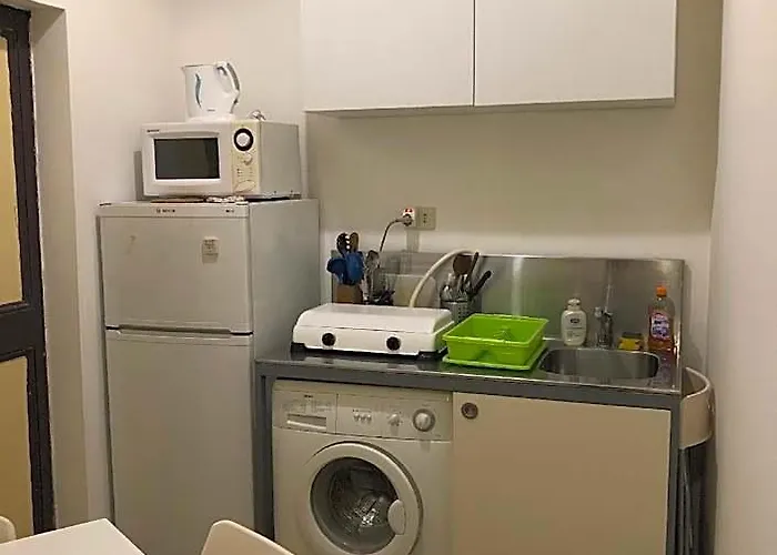 Very Two Bedroom Apartment! * Roma